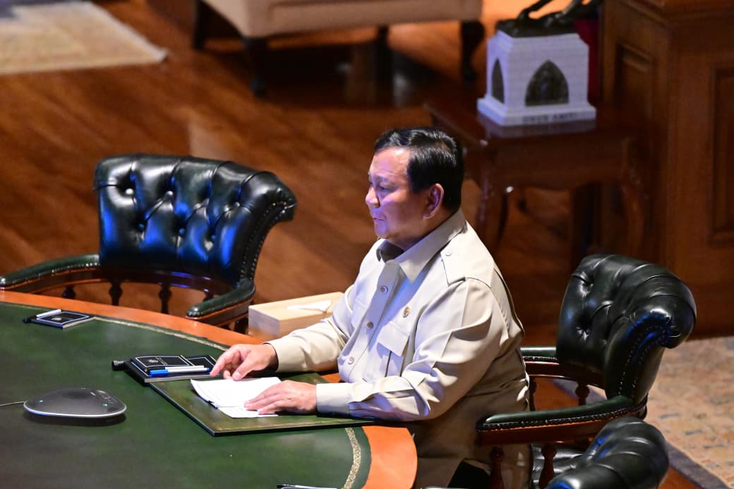 Presiden Prabowo dalam pertemuan virtual bersama PM Inggris Keir Starmer. (Foto/Rusman - Biro Pers Sekretariat Presiden)