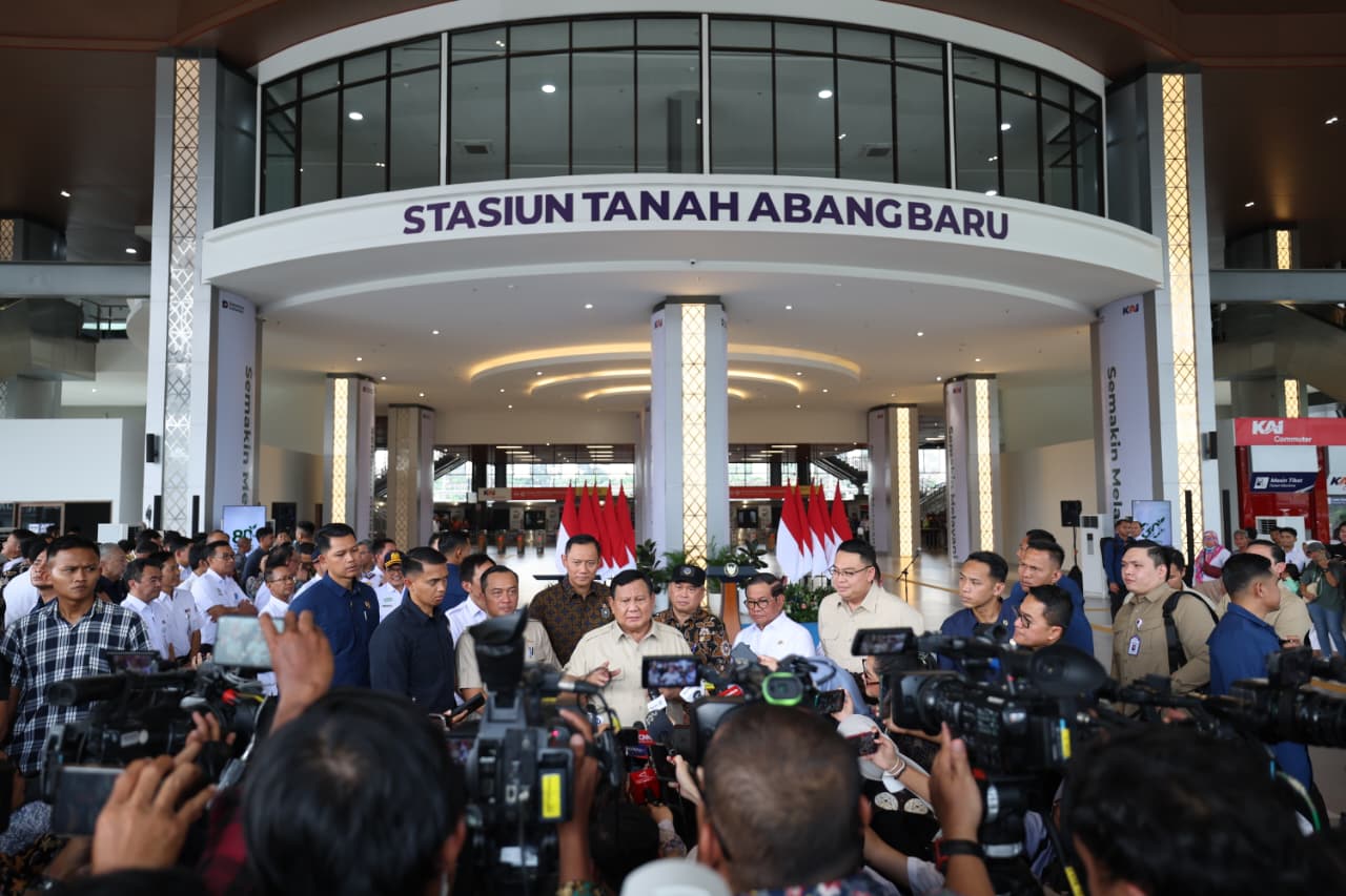 Presiden Prabowo Subianto resmikan stasiun Tanah Abang Baru Jakarta Pusat. (BeritaNasional/Setpres)