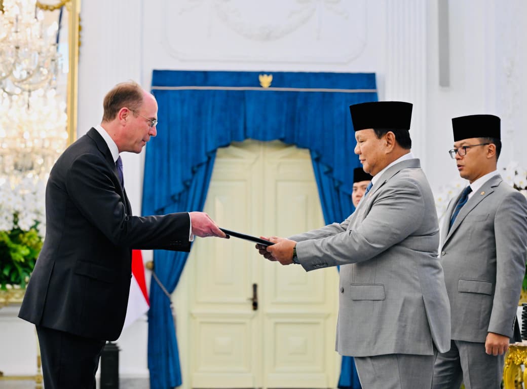 Presiden Prabowo Subianto menerima surat kepercayaan dari perwakilan diplomatik 12 negara sahabat. (BeritaNasional/Setpres)