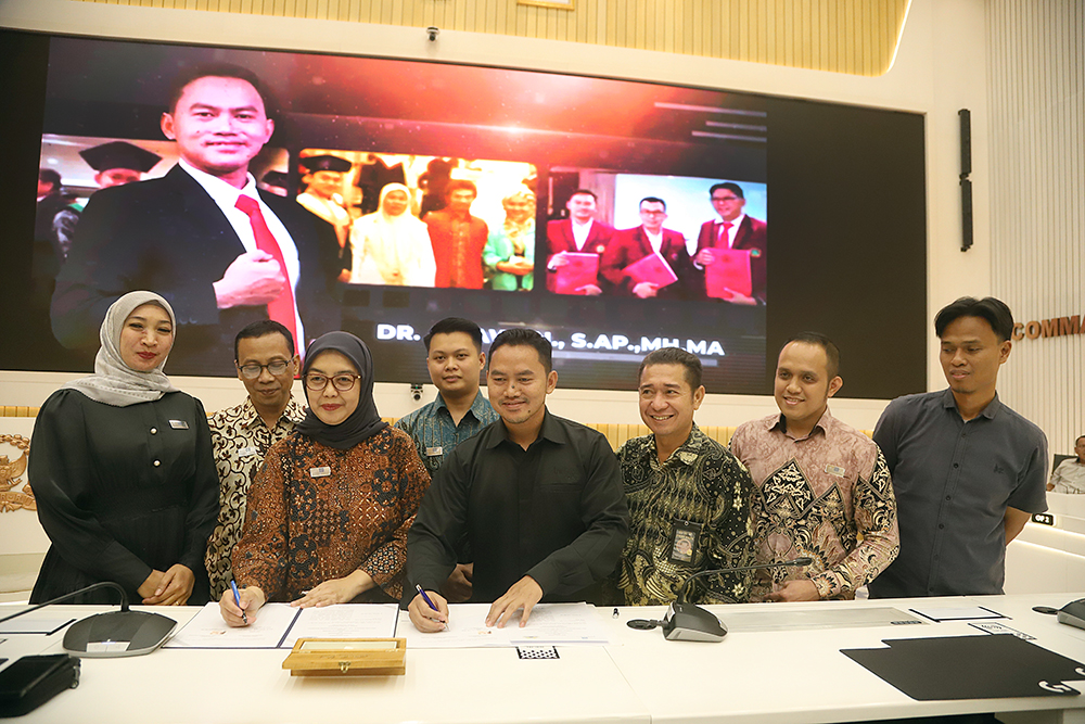 Koordinatoriat Wartawan Parlemen (KWP) dan Universitas Paramadina menjalin kerja sama program beasiswa pendidikan bagi wartawan yang bertugas di lingkungan Parlemen atau MPR, DPR dan DPD RI. (BeritaNasional/Elvis Sendouw)