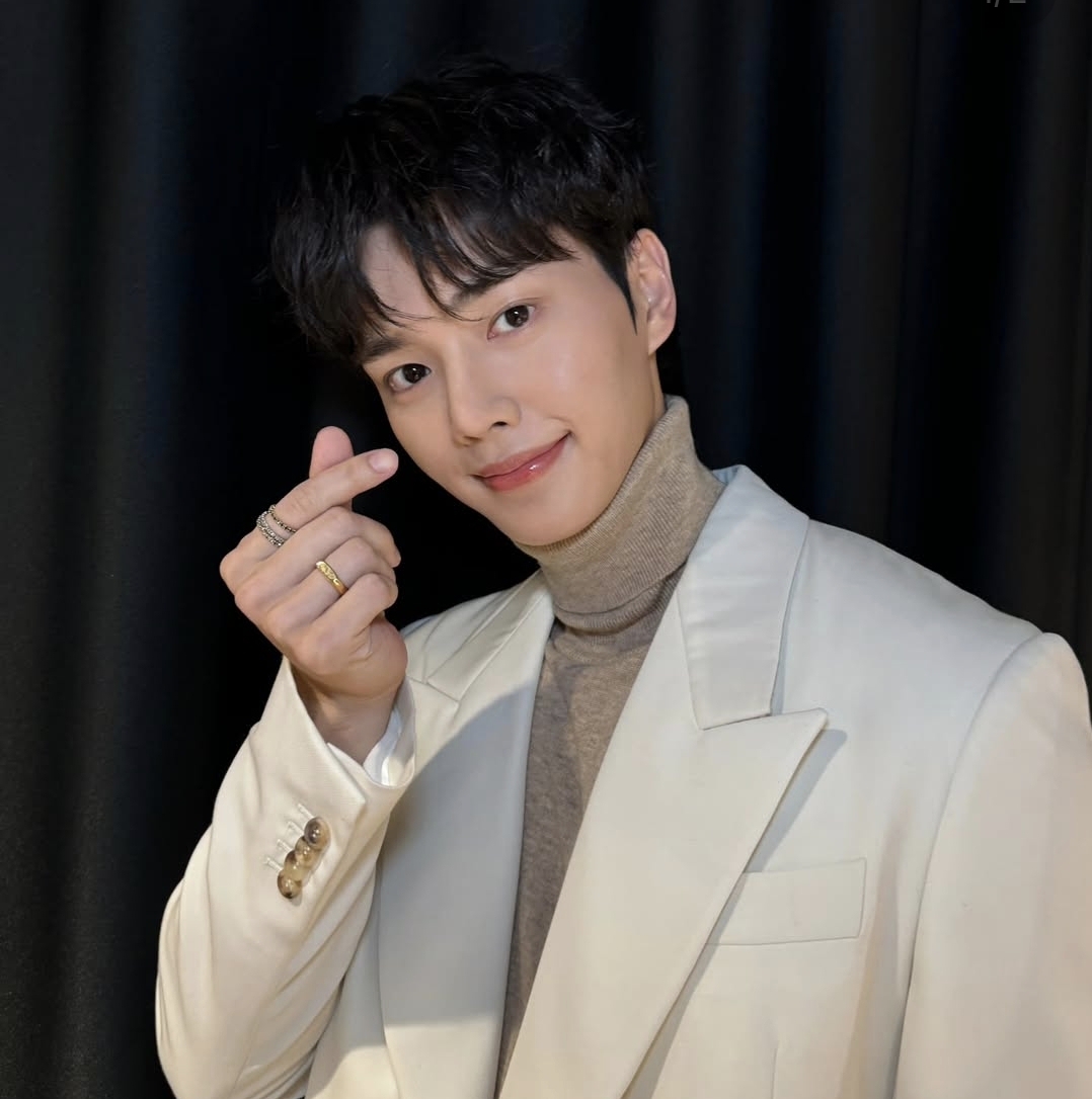 Pulang Wamil, Song Kang gemparkan penggemar di Fan Meeting. (Foto/Instagram Namoo Actors)