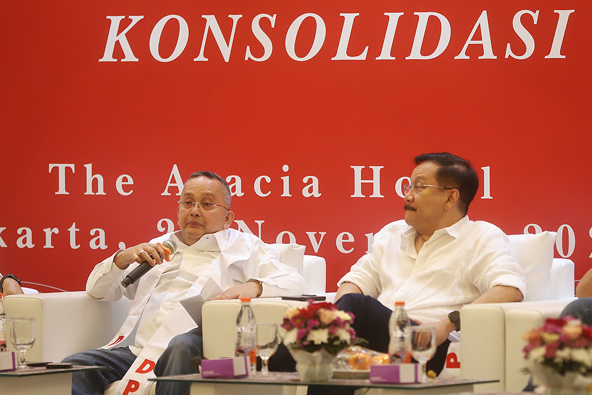 Ketua Umum Serikat Pengacara Indonesia (SPI) Trimedya Panjaitan membuka Sarasehan Serikat Pengacara Indonesia (SPI) bertema “Mempererat Solidaritas dan Konsolidasi Organisasi” di Jakarta. (BeritaNasional/Elvis Sendouw)