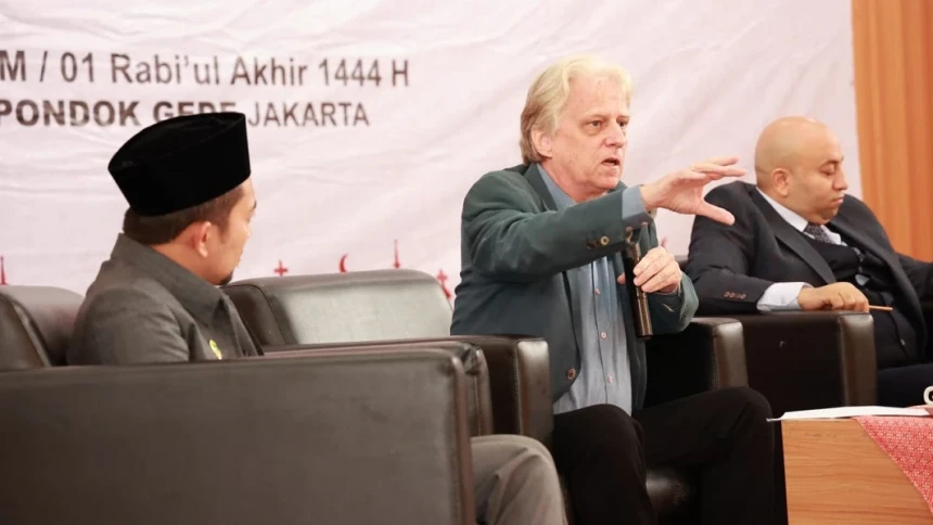 Charles Holland Taylor (tengah). (Foto/NU Online)