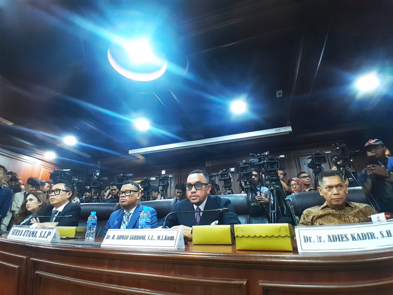 Tampang 5 anggota DPR nonaktif yang hadiri sidang putusan MKD. (BeritaNasional/Elvis)