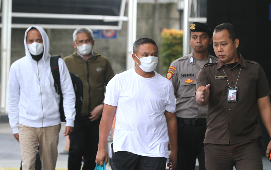 Gubernur Riau Abdul Wahid saat tiba di Gedung Merah Putih KPK, Jakarta, Selasa (4/11/2025). (Berita nasional.com/Oke Atmaja)