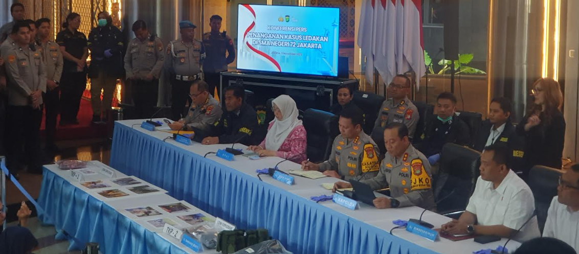 Kapolda Metro Jaya Irjen Asep Edi Suheri menyampaikan keterangan ledakan SMAN 72 Jakarta Utara. (BeritaNasional/Bachtiarudin)