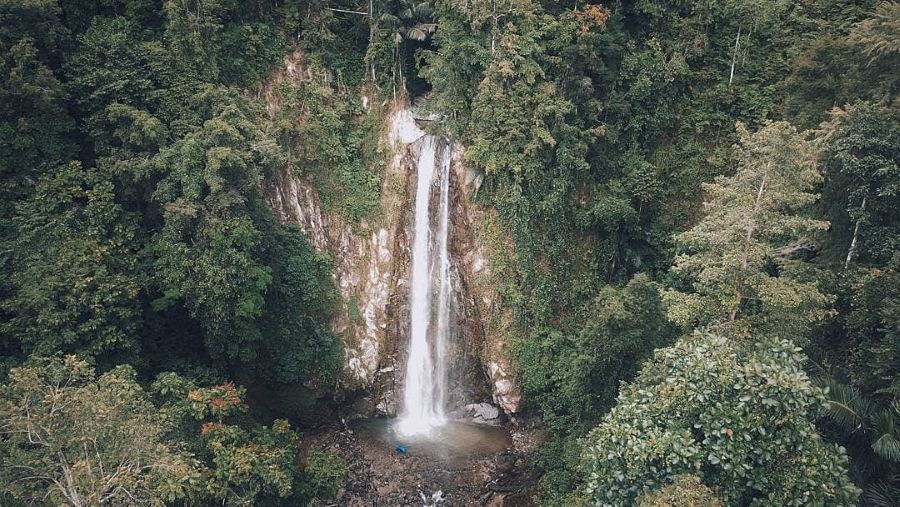 Air Terjun Taludaa menyuguhkan panorama alam yang masih alami dengan suasana hutan yang asri. (Foto/doc. Instagram : @like_gorontalo)