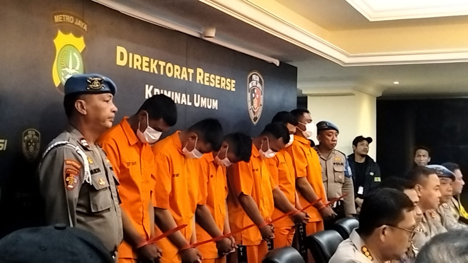 6 Polisi Jadi Tersangka Kasus Pengeroyokan 2 Debt Collector hingga Tewas di Kalibata. (BeritaNasional/Bachtiar)