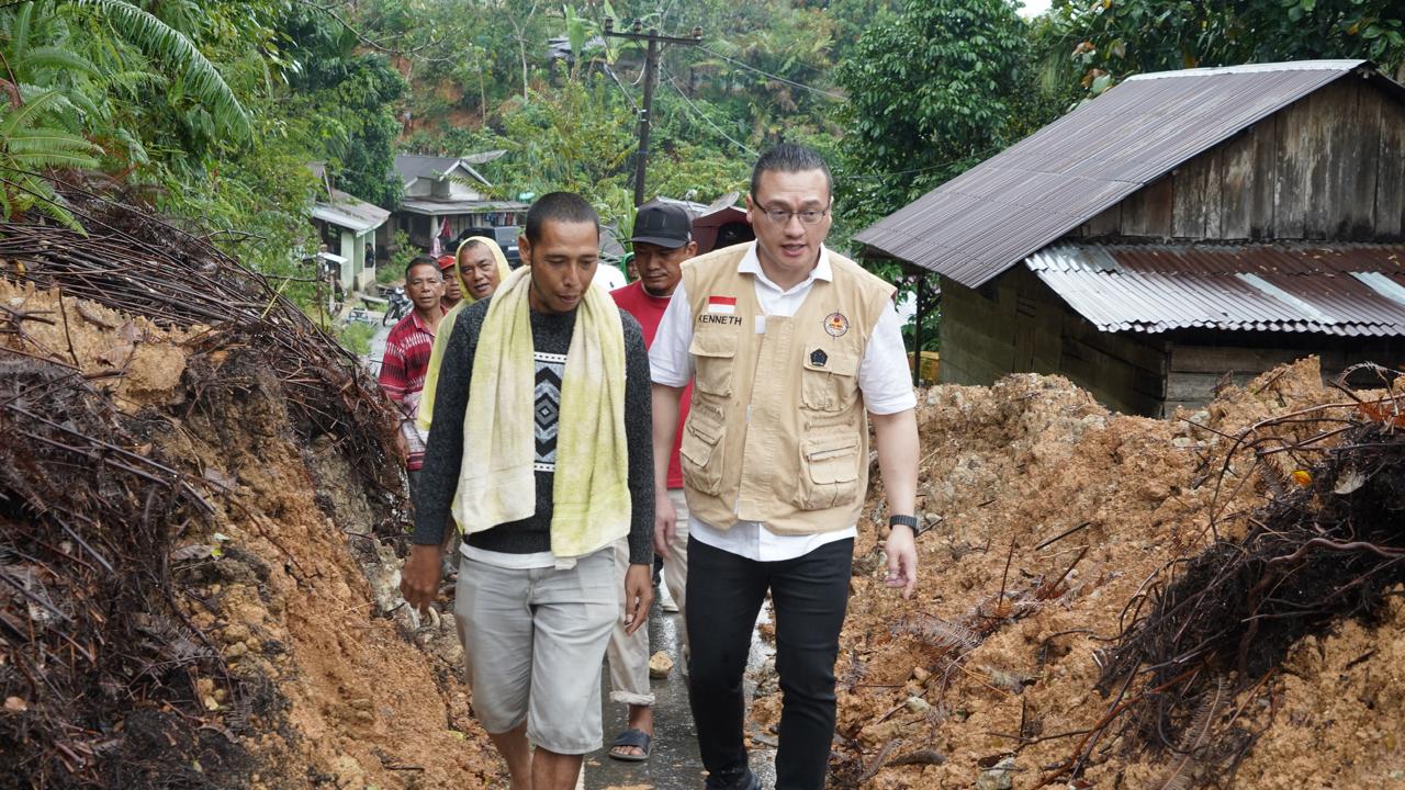 BAGUNA PDIP DKI Dirikan Dapur Umum untuk Warga Terdampak Bencana di Tapanuli Tengah. (Foto/istimewa)