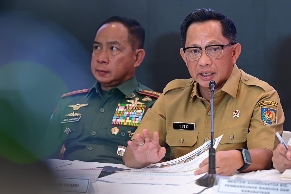 Mendagri Tito Karnavian menyampaikan perkembangan perbaikan paskabencana Sumatera. (BeritaNasional/Setpres)