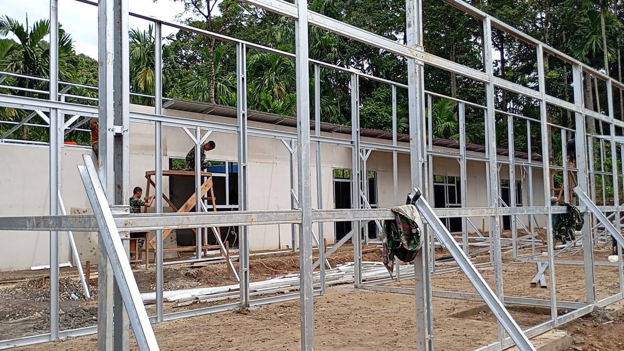 Pembangunan huntara di Kabupaten Agam Sumatera Barat. (BeritaNasional/BNPB)