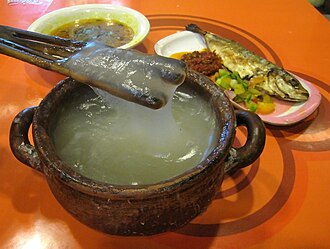 Papeda adalah makanan berupa bubur sagu yang berasal dari Kepulauan Maluku. (Foto/Wikipedia)