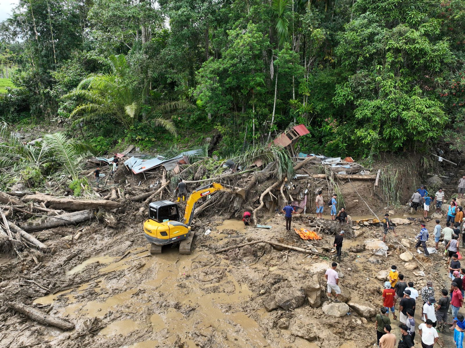 Dua desa di Sumbar masih terisolir pasca banjir dan longsor. (Foto/BNPB)