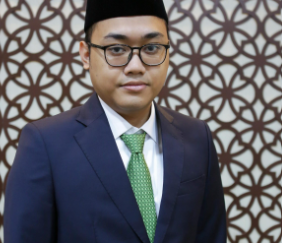 Presiden Prabowo Subianto (kiri) menyapa para pengungsi terdampak banjir bandang di Aceh. (Biro Setpres)