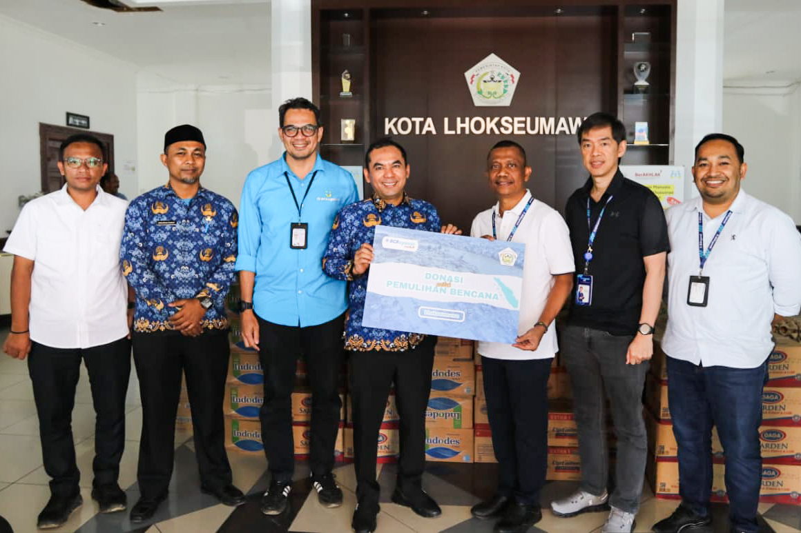 BCA Syariah salurkan bantuan untuk warga terdampak bencana di Aceh. (Foto/doc. Bsya)
