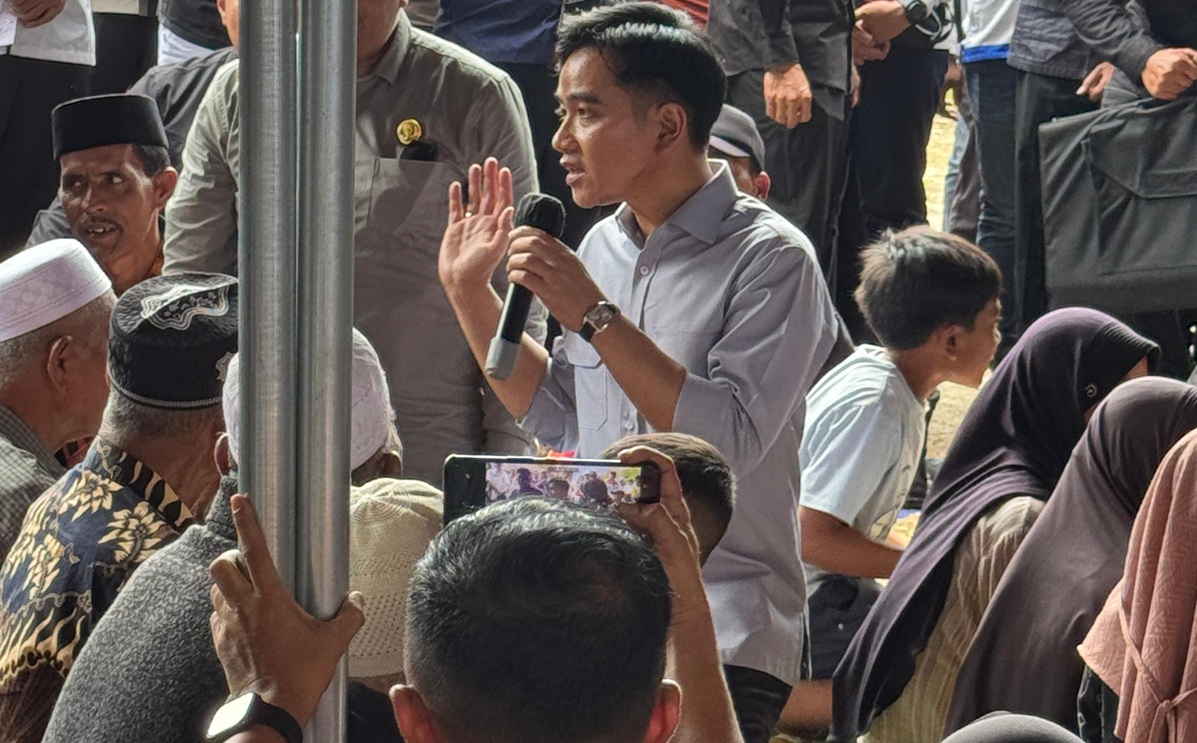Gibran Kunjungi Warga Terdampak Bencana di Gayo Lues. (Foto/Setwapres)