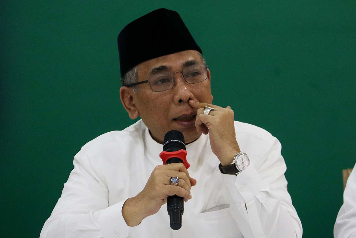 Ketua Umum Pengurus Besar Nahdlatul Ulama (PBNU) KH Yahya Cholil Staquf alias Gus Yahya (kiri) bersama Sekjen PBNU H. Amin Said Husni saat menyampaikan keterangan pers di Kantor PBNU, Jakarta, Rabu (3/12/2025).  (Beritanasional.com/Oke Atmaja)