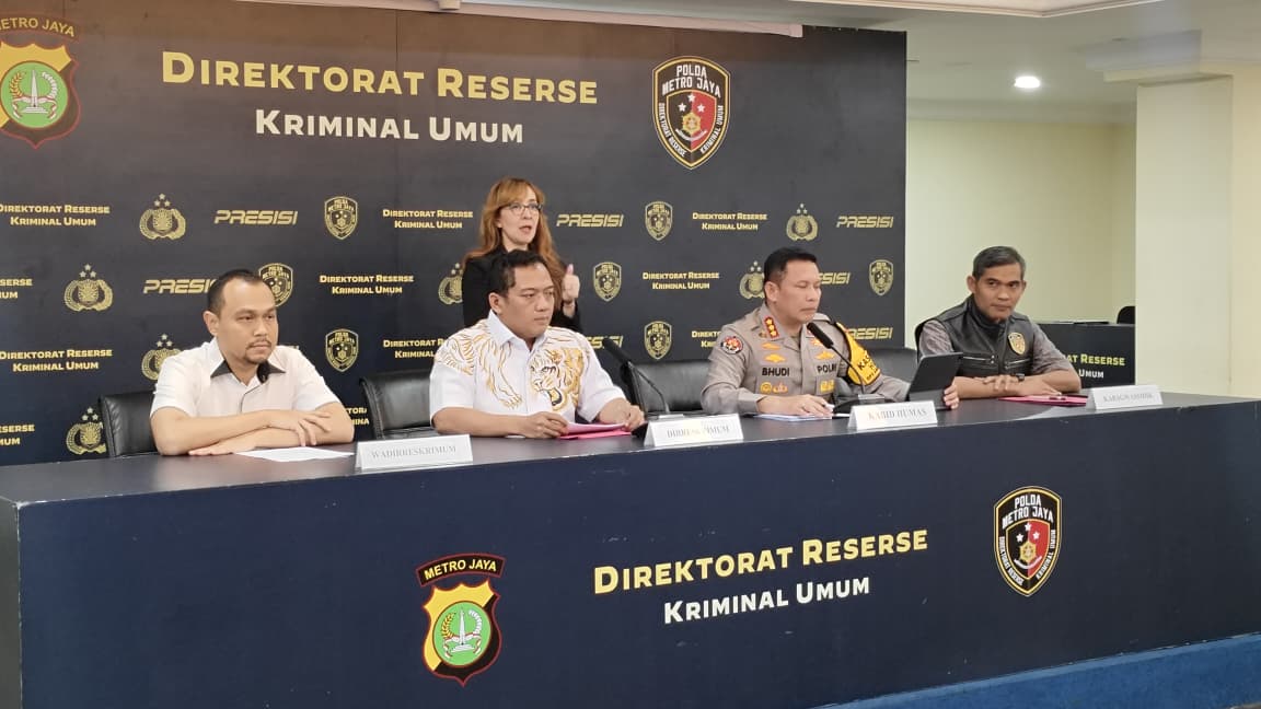 Hasil gelar perkara khusus, polisi lanjutkan penyidikan Roy Suryo Cs atas kasus tuduhan ijazah palsu Jokowi. (BeritaNasional/Bachtiarudin)