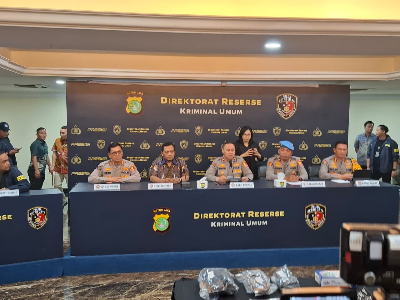Karopenmas Divisi Humas Polri, Brigjen Pol Trunoyudo Wisnu Andiko saat jumpa pers. (BeritaNasional/Bachtiar)