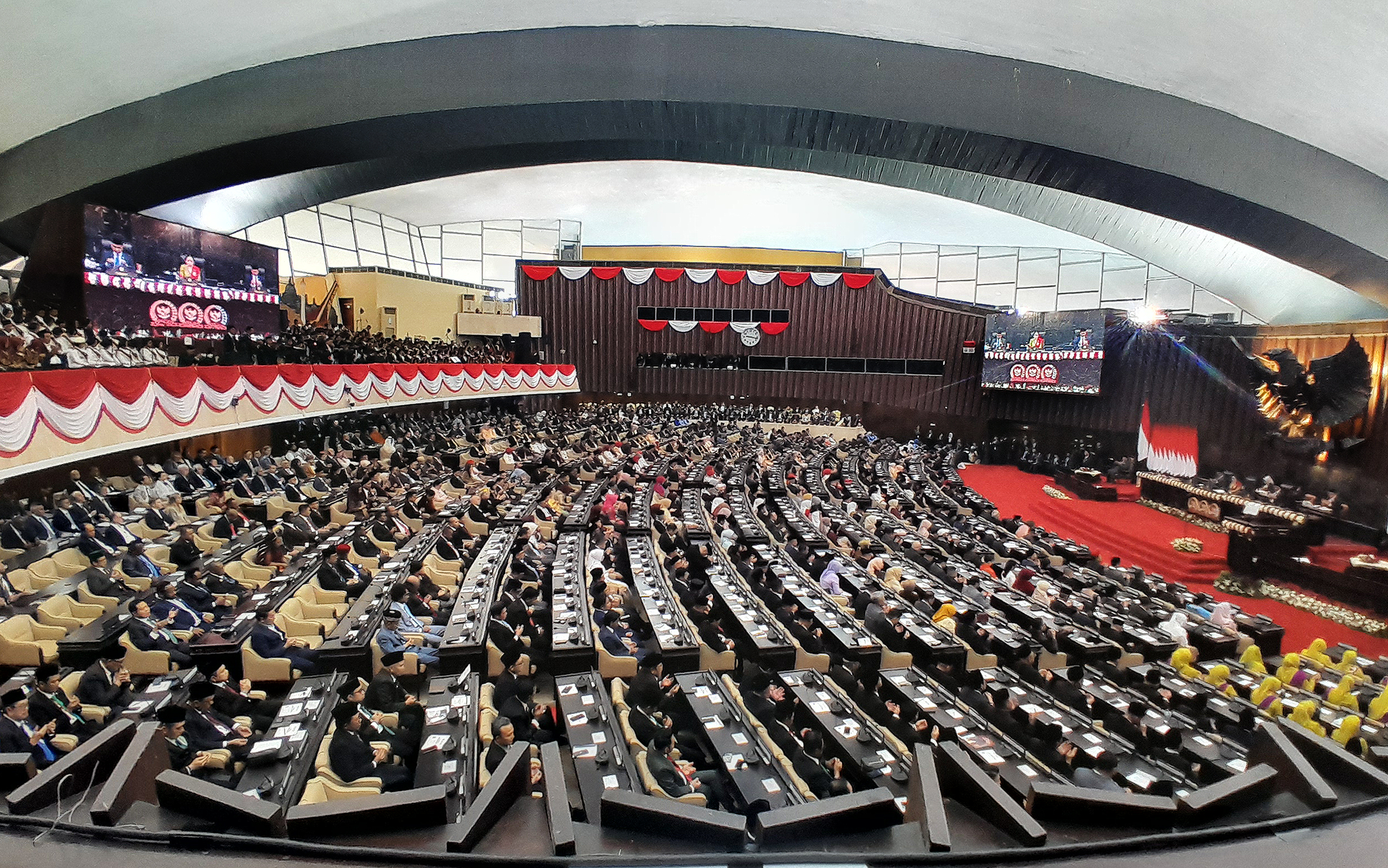 Foto-foto kegiatan DPR RI dalam kinerja selama tahun 2025. (BeritaNasional/Elvis Sendouw)