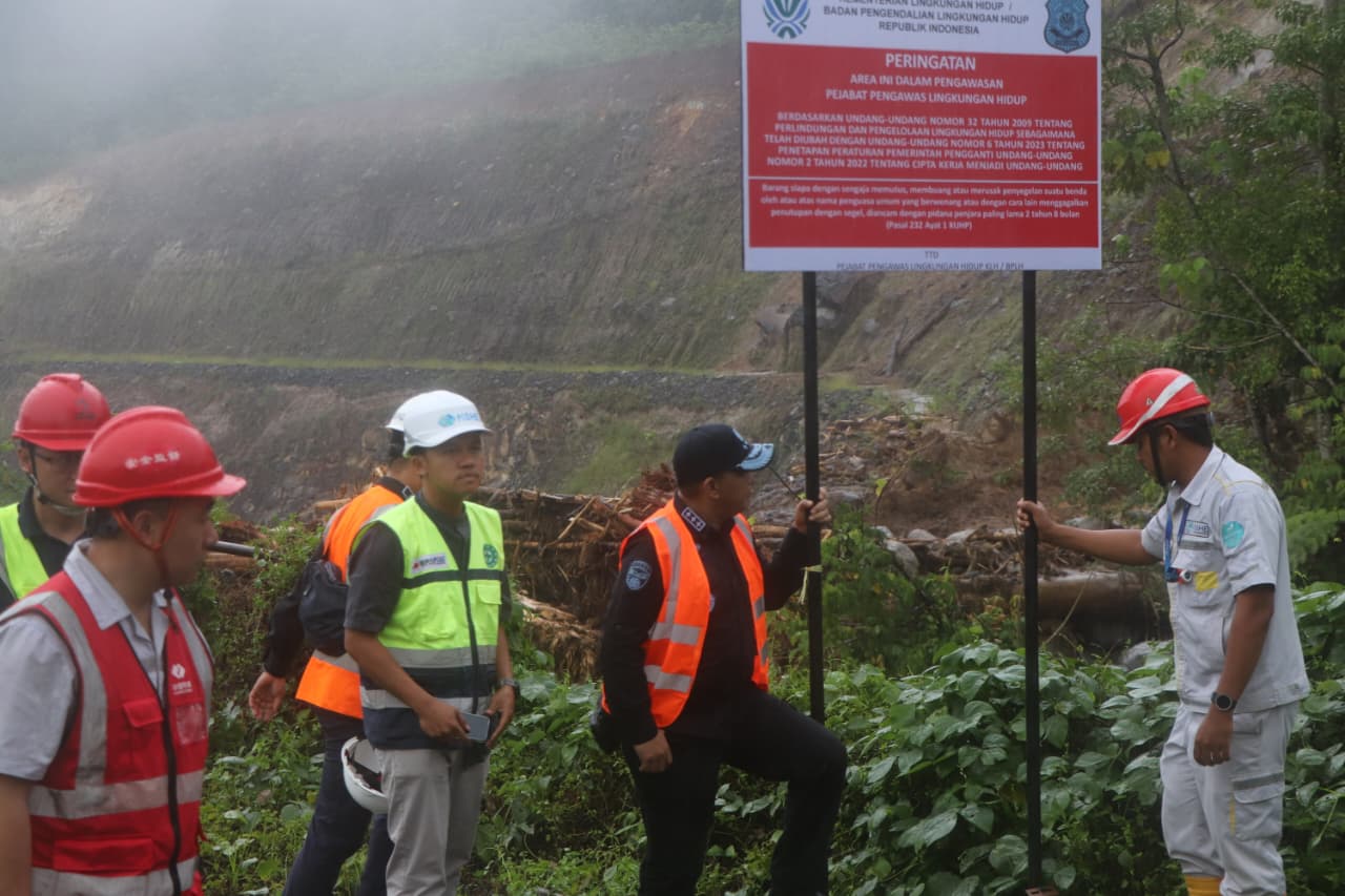 Kebun dan pabrik sawit PT TBS Tapsel disegel, buntut kerusakan lingkungan dan bencana Sumatera. (BeritaNasional/KLH)