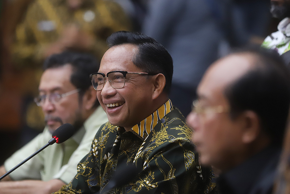 enteri Dalam Negeri Tito Karnavian menggelar rapat tertutup bersama DPD RI di Kantor Kementerian Dalam Negeri, Jakarta, Kamis (11/12/2025).