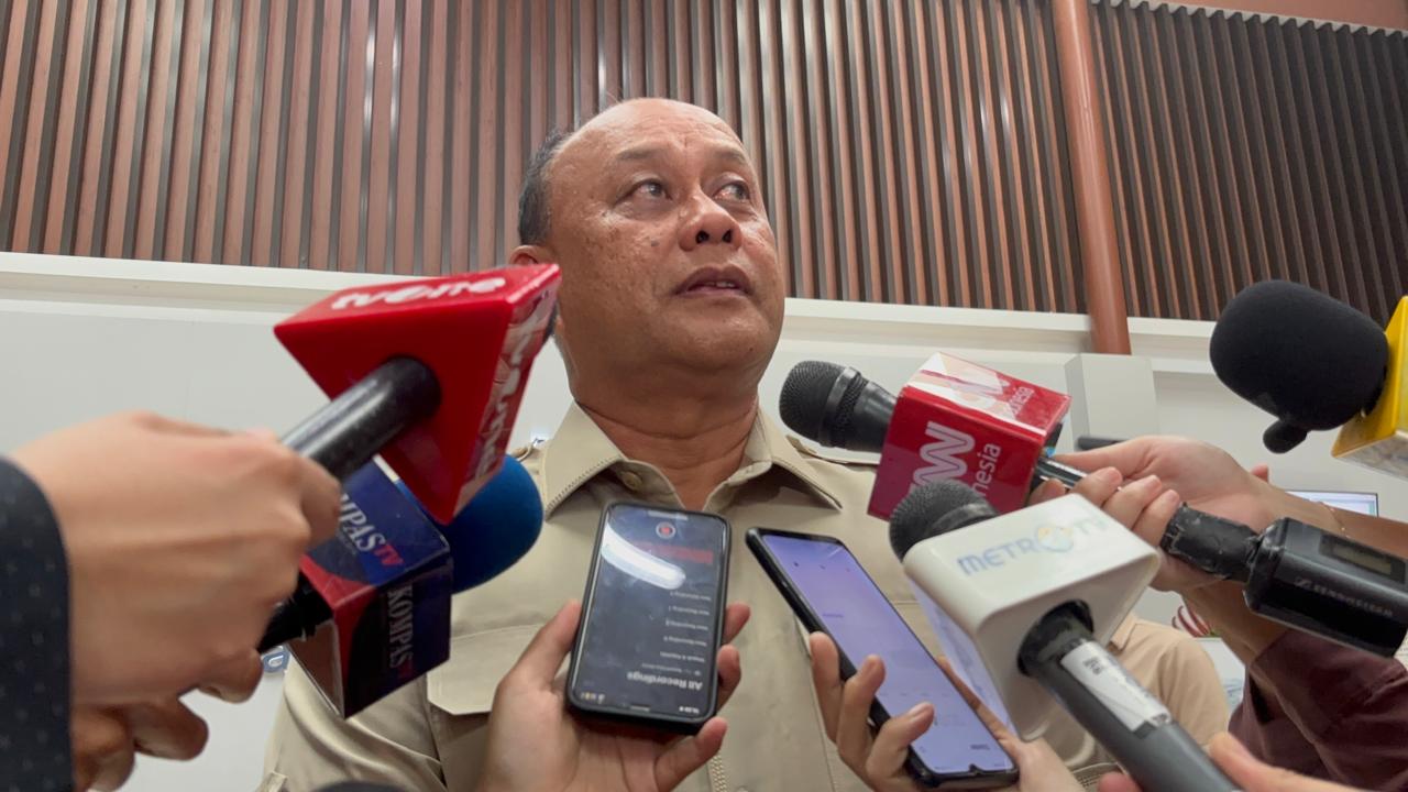 Kepala BGN Dadan Hindayana memberikan keterangan kepada wartawan. (BeritaNasional/Bachtiarudin)