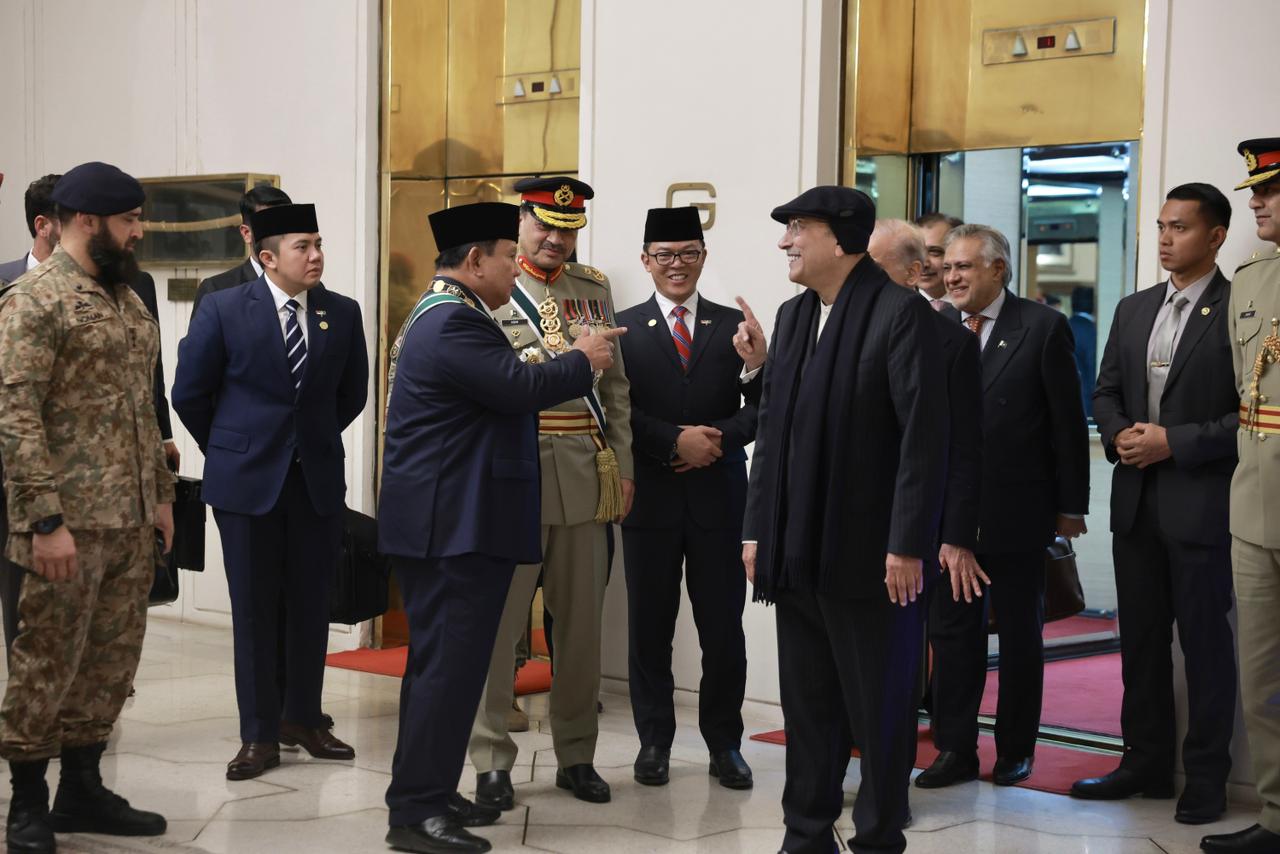 Presiden Prabowo Subianto usai melakukan pertemuan bilateral dengan Perdana Menteri (PM) Pakistan Muhammad Shehbaz Sharif di Islamabad. (Foto/BPMI)