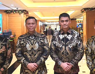 Kolonel Wahyo Yuniartoto (kiri) dan Kolonel Anton Pallaguna (kanan), dua ajudan Prabowo yang pecah bintang. (BeritaNasional/Instagram Wahyo Yuniartoto)