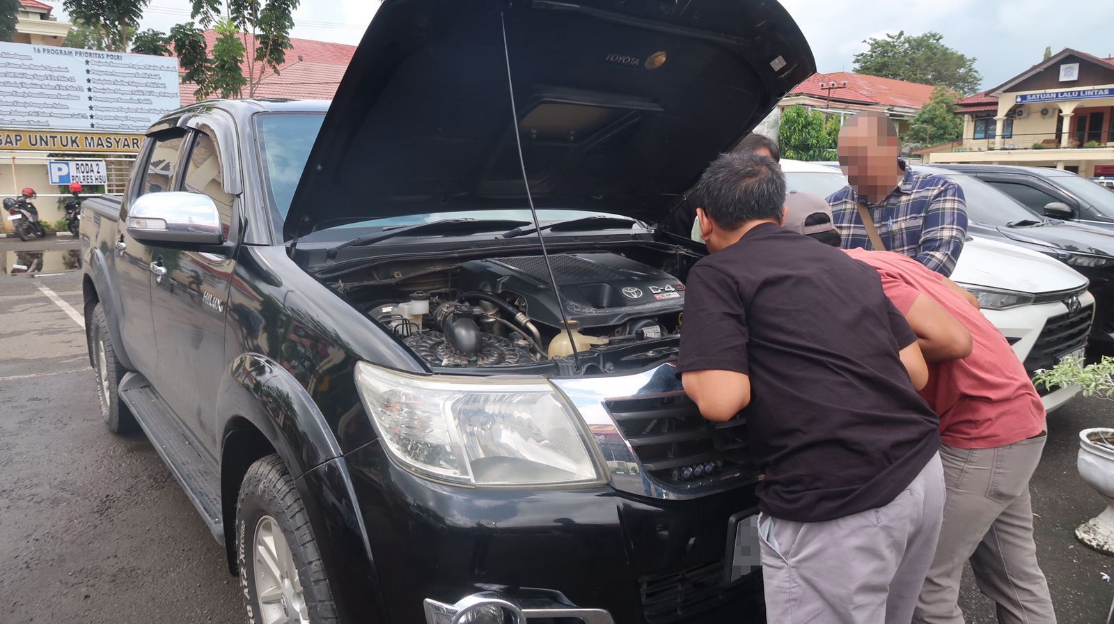 Mobil Toyota Hilux sitaan KPK. (BeritaNasional/Panji Septo)