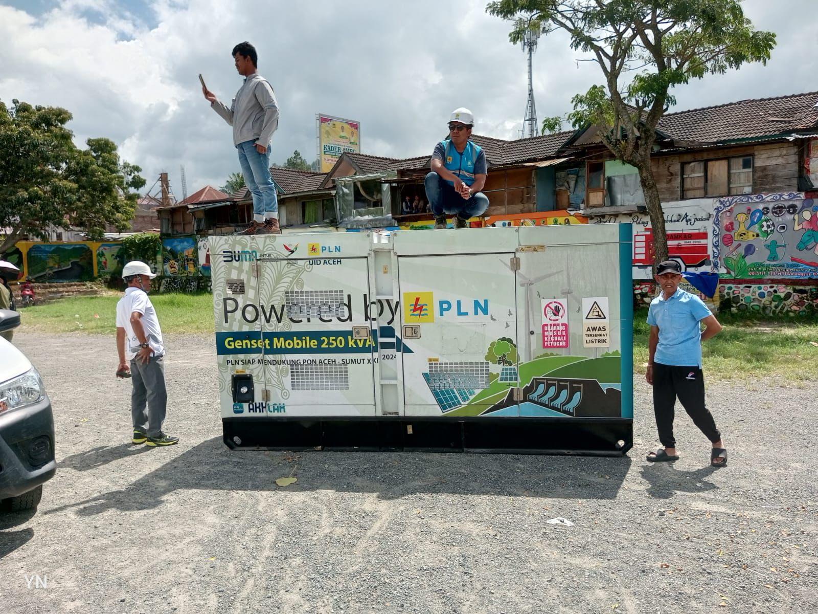 Listrik di 184 desa di Aceh Tengah sudah mulai pulih-Penggunaan genset PLN di Aceh saat awal bencana. (BeritaNasional/BNPB)