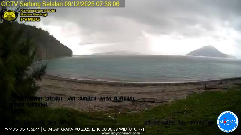 Masyarakat diimbau waspada akan aktivitas Anak Krakatau, hindari aktivitas hingga radius 2 km. (BeritaNasional/Magma Indonesia)