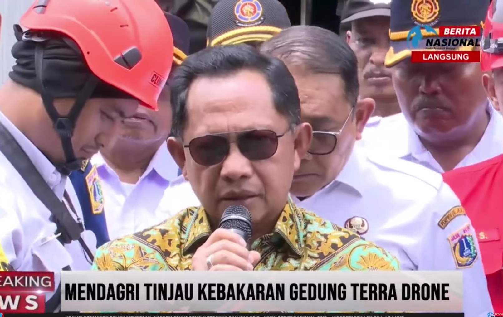 Mendagri Tito Karnavian saat mengecek gedung Terra Drone. (Foto/BeritaNasional TV)