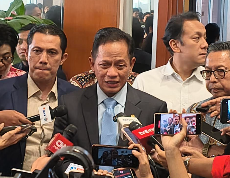 Menteri Lingkungan Hidup Hanif Faisol Nurofiq. (BeritaNasional/Ahda)