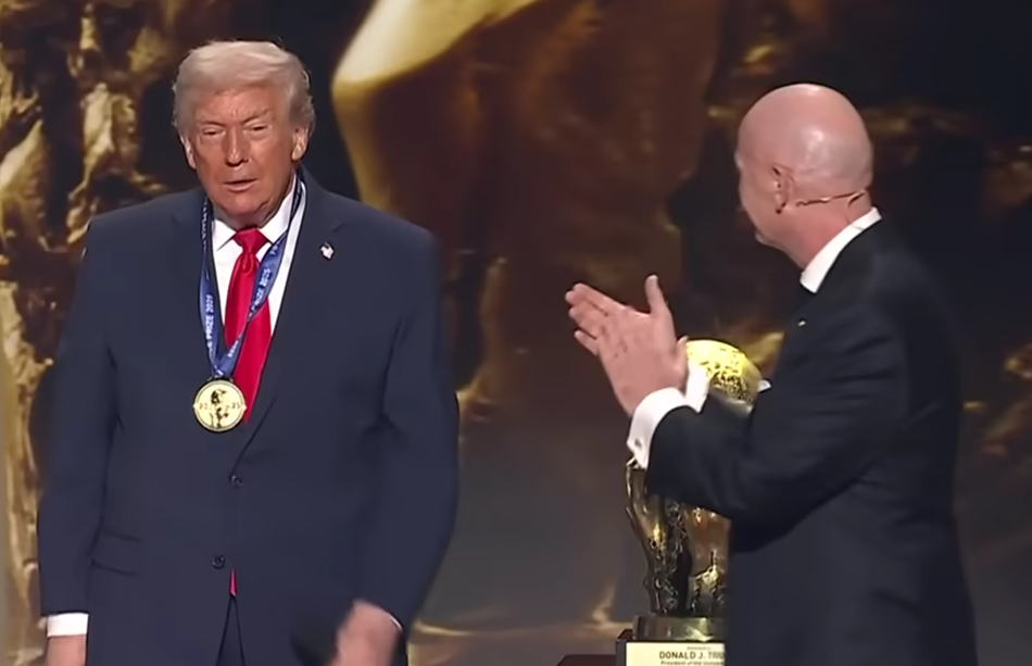 Momen Trump Terima FIFA Peace Prize. (Foto/YouTube FIFA)