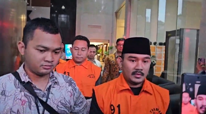 Bupati Bekasi Ade Kuswara Kunang usai ditetapkan tersangka oleh KPK. (Foto/istimewa)
