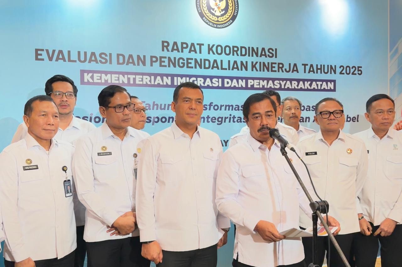Menteri Imipas Agus Andrianto bersama Wakil Menteri Silmy Karim. (BeritaNasional/Bachtiarudin)