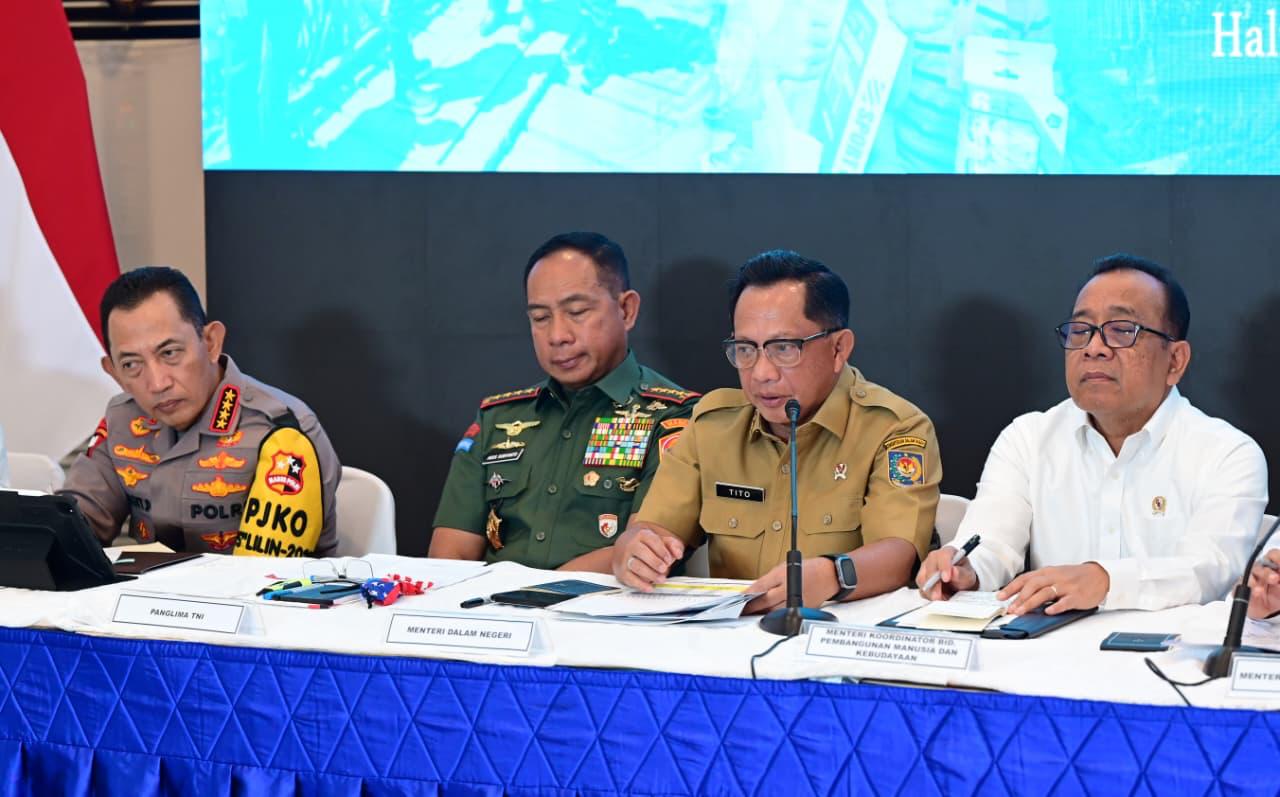 Mendagri Tito Karnavian memberikan keterangan pers tentang perkembangan 3 daerah pascabencana. (BeritaNasional/Setpres)