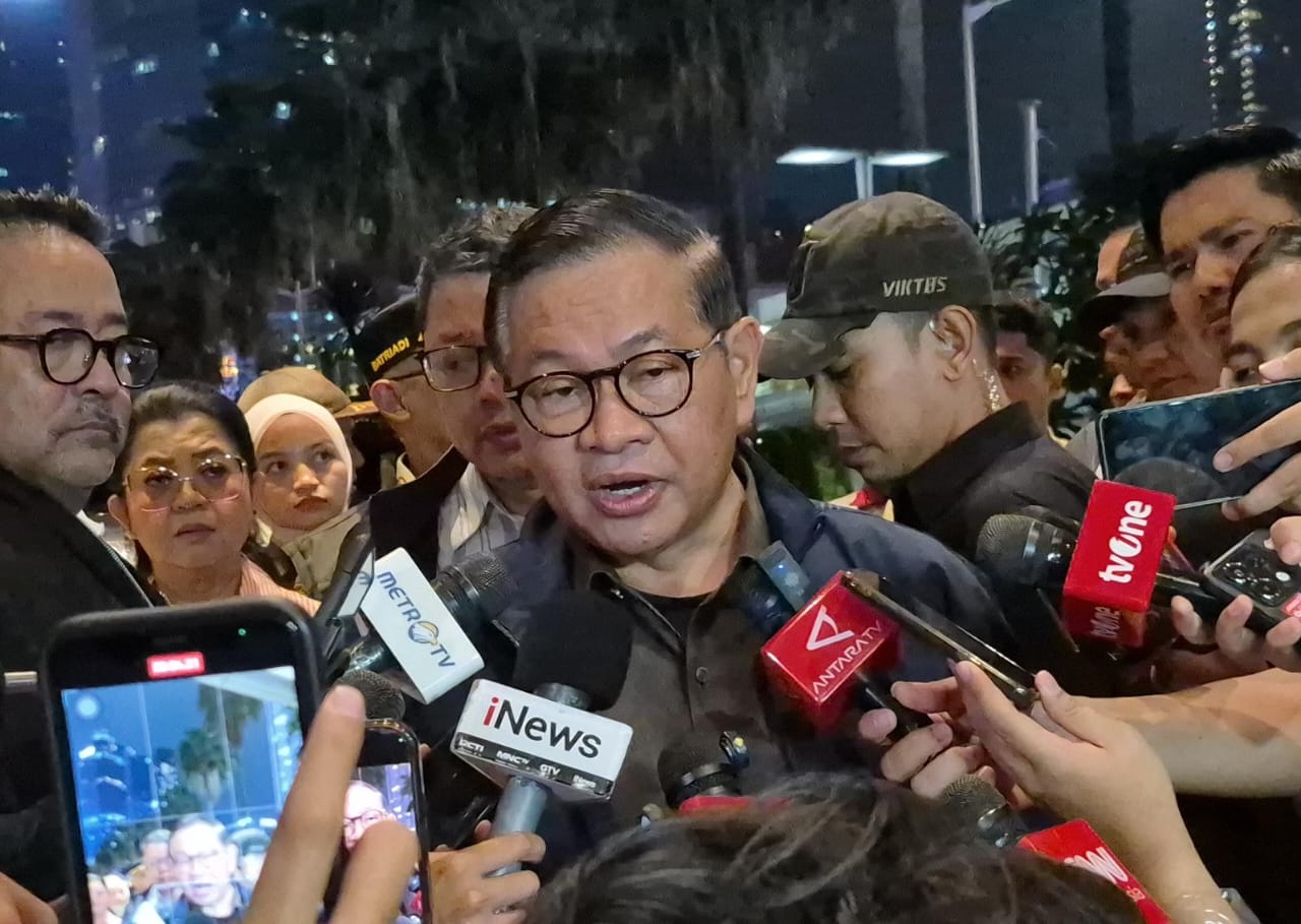 Gubernur DKI Jakarta Pramono Anung saat diwawancarai. (BeritaNasional/Lydia)