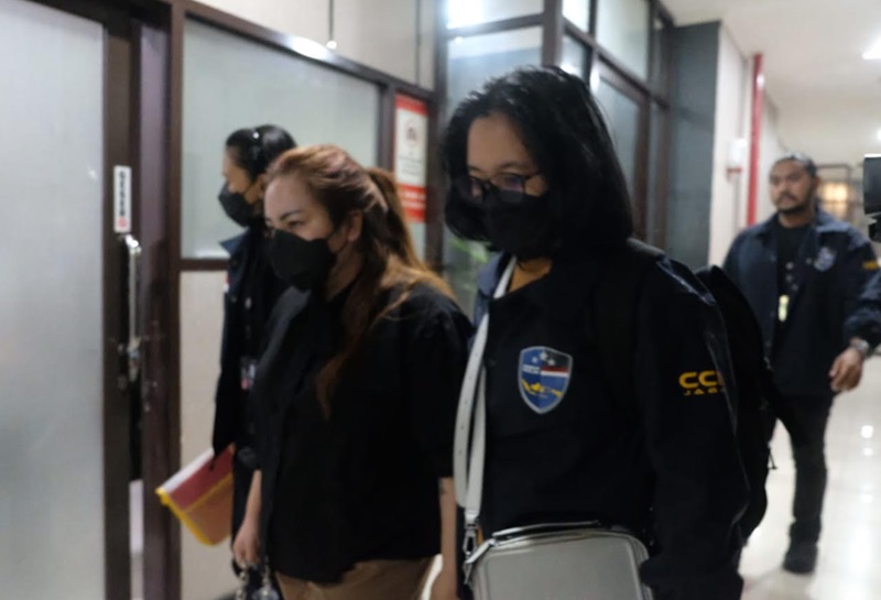 Lisa Mariana jadi tersangka (Beritanasional/Bachtiar)