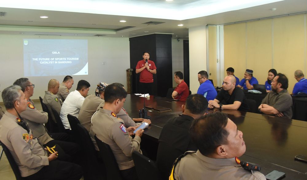 Manajemen Persib Bandung bersama Polrestabes Bandung menggelar sarasehan. (Foto/Dok Persib)