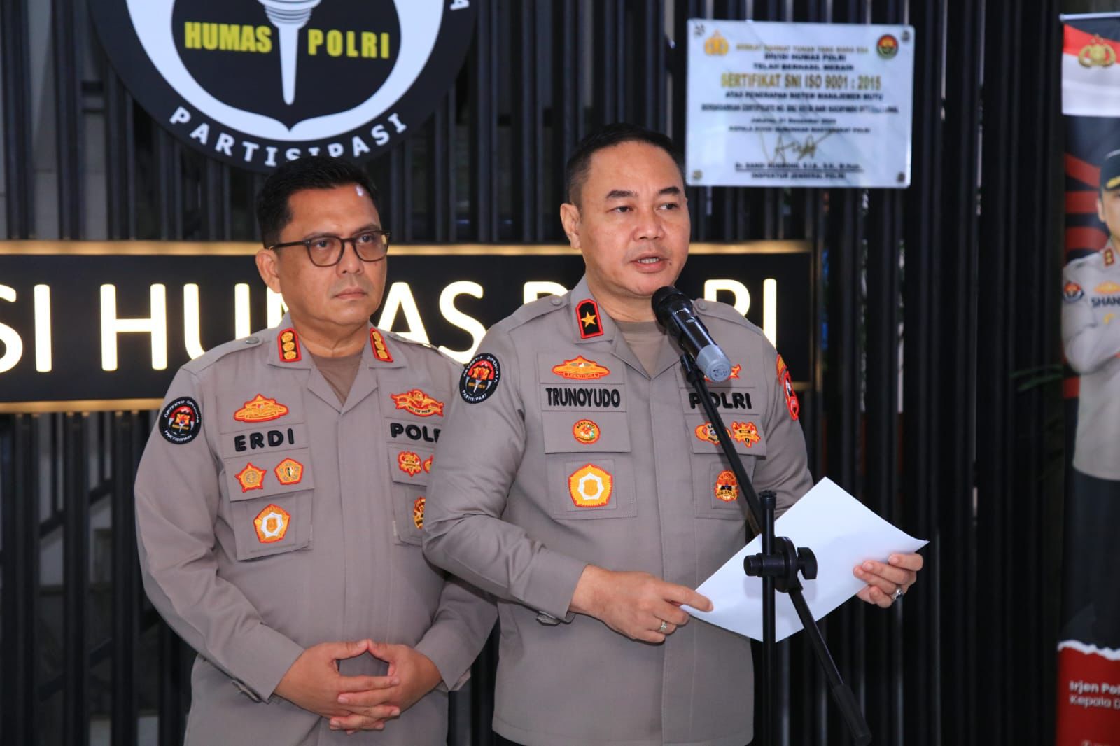 Polri mutasi 1.086 perwira, salah satunya Wakapolda Papua Barat dijabat polwan. (BeritaNasional/Bachtiarudin)