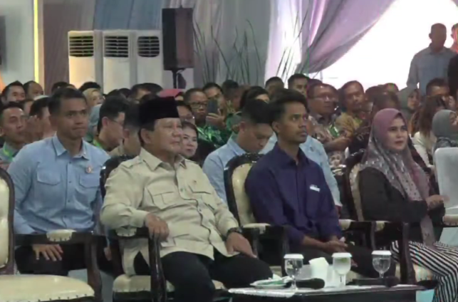 Presiden Prabowo Subianto menghadiri akad massal rumah subsidi. (Foto/YouTube Setpres)