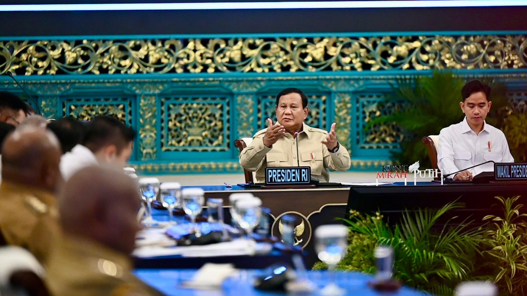 Presiden Prabowo Subianto saat rapat bersama kepala daerah Papua di Istana Presiden Jakarta. (BeritaNasional/Setpres)