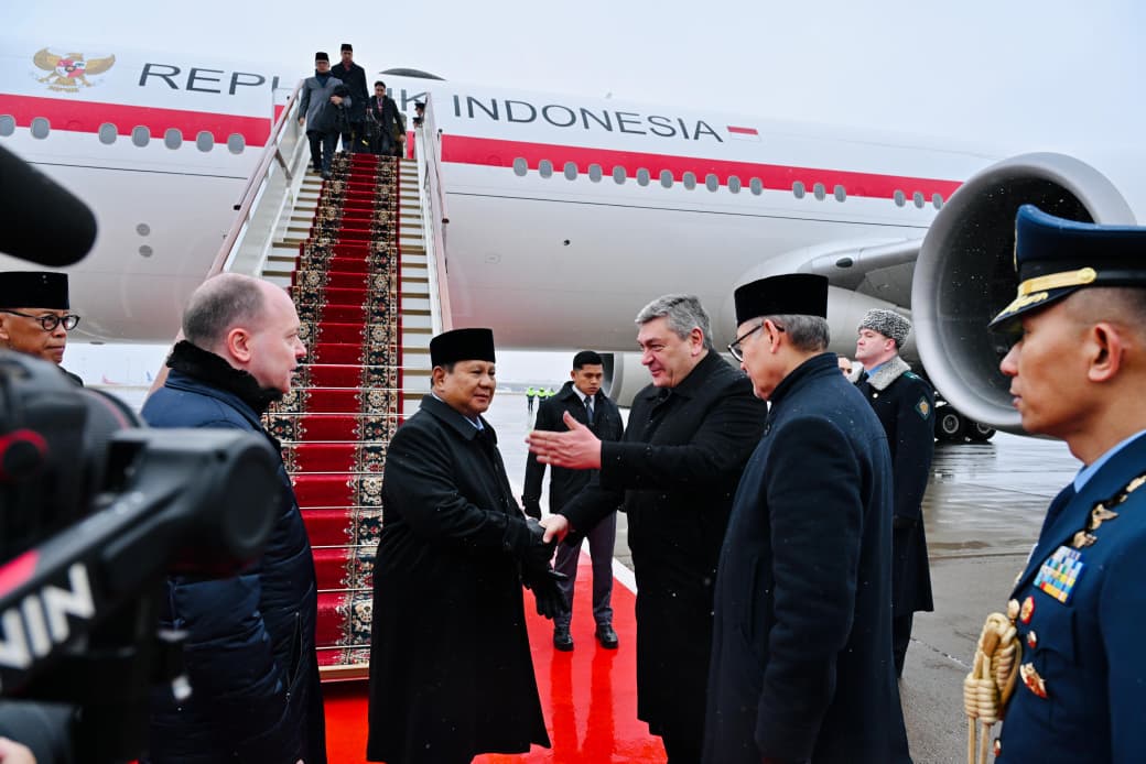 Prabowo tiba di Moskow, Rabu (10/12/2025). (BeritaNasional/BPMI Setpres)