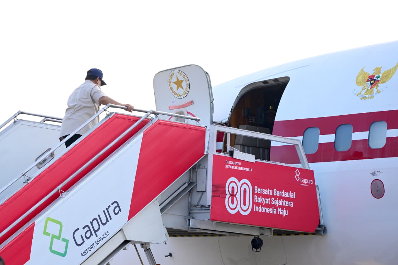 Prabowo tinjau langsung bencana Sumatera pagi ini, mendarat di Tapanuli Utara. (BeritaNasional/BPMI Setpres)