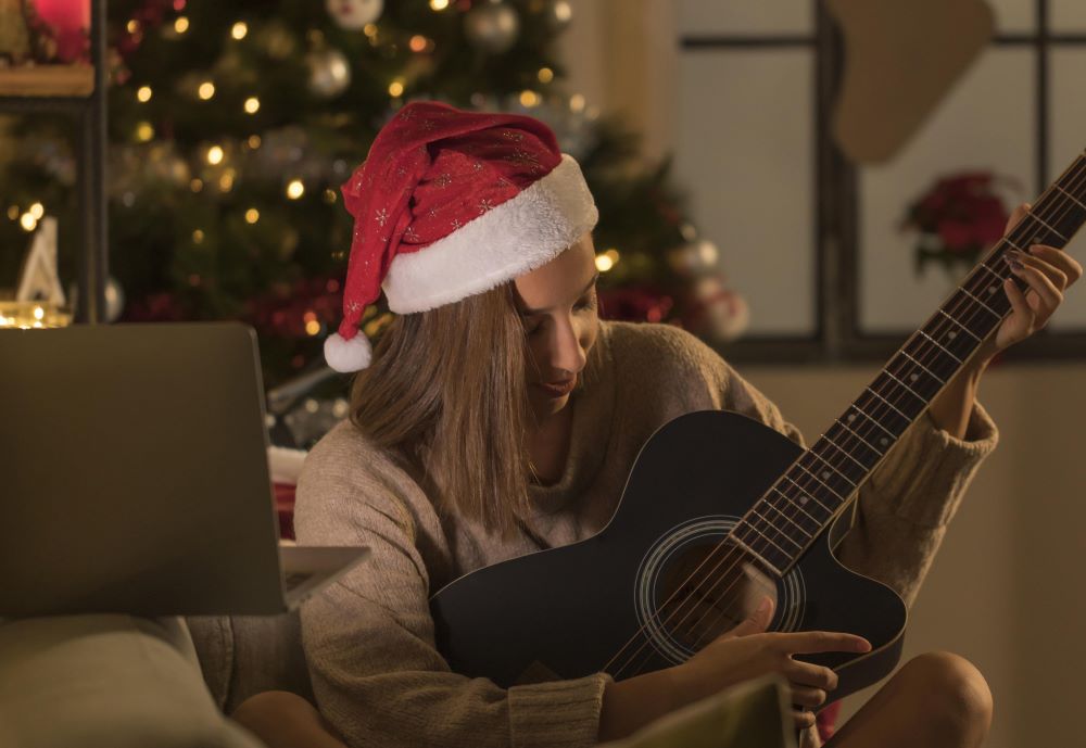 Ilustrasi lagu Natal 2025. (Foto/Freepik)