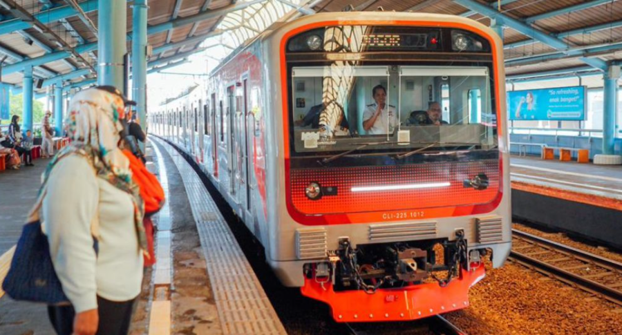 KRL buatan PT INKA CLI-225. (Foto/doc. commuterline)