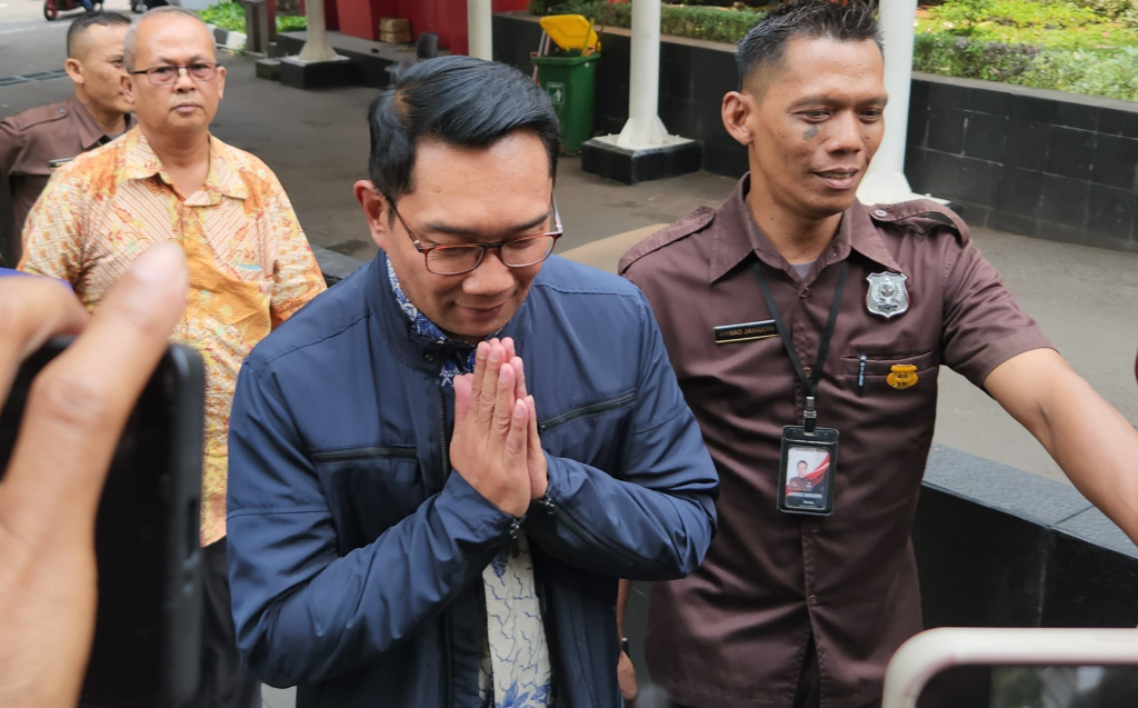 Mantan Gubernur Jawa Barat, Ridwan Kamil, tiba di Gedung Merah Putih Komisi Pemberantasan Korupsi (KPK), Jakarta, Selasa (2/12/2025). (Beritanasional.com/Panji)