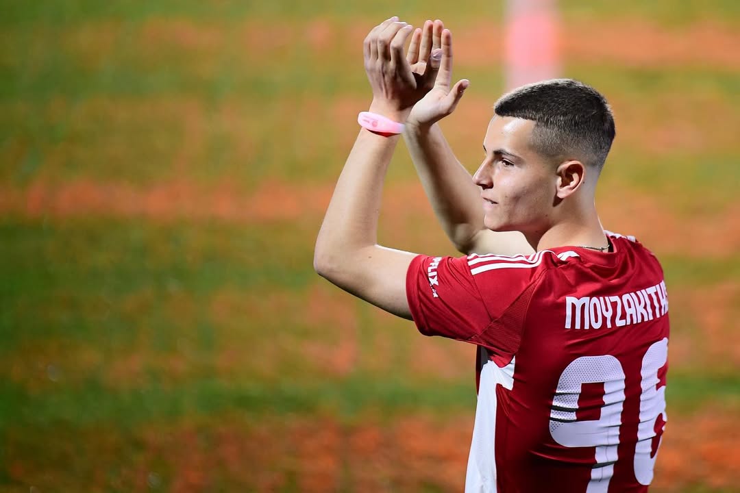 Wonderkid Olympiacos Christos Mouzakitis berusia 18 tahun jadi incaran Man United dan Real Madrid. (Foto/Instagram)